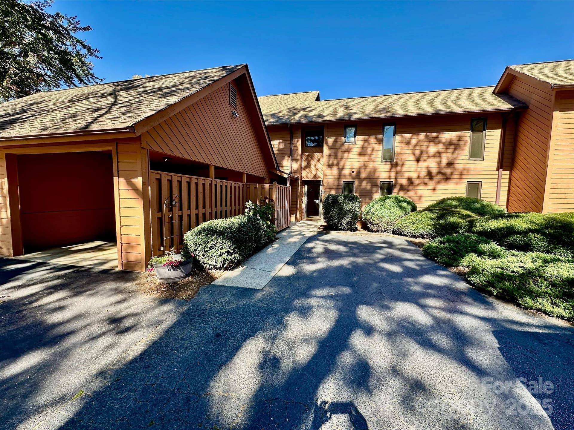 25 Village 25 - Image 1