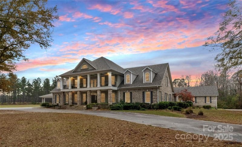 393 Youngs Bend, Kershaw, SC - 9 beds, 11 baths, 10,417 sqft - $1,975,000