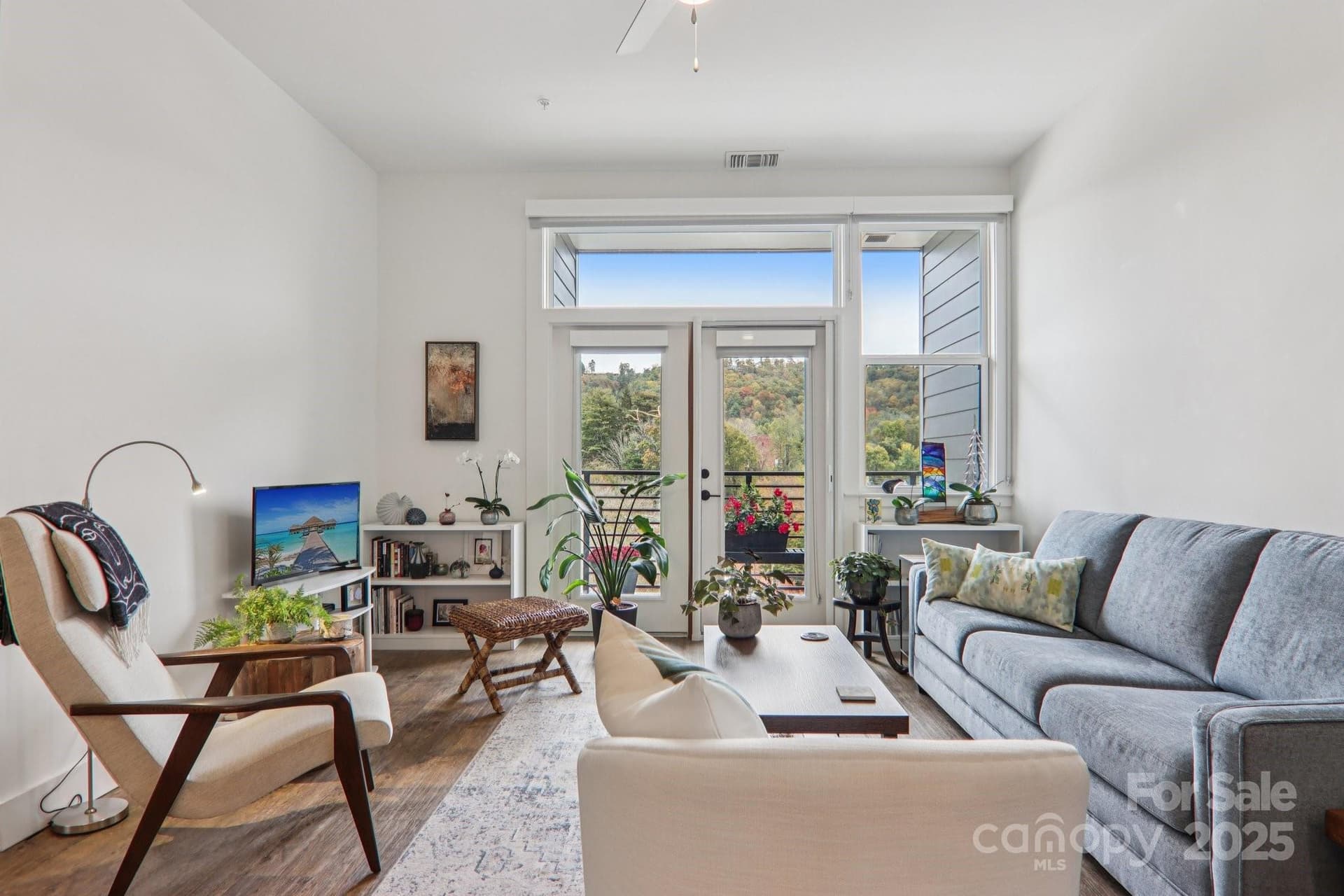 55 Market 407 - Image 1