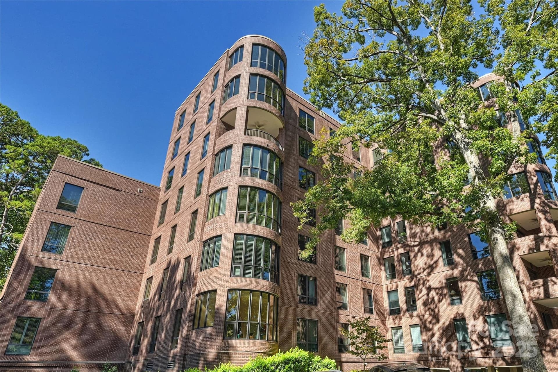 924 Cherokee - Image 1