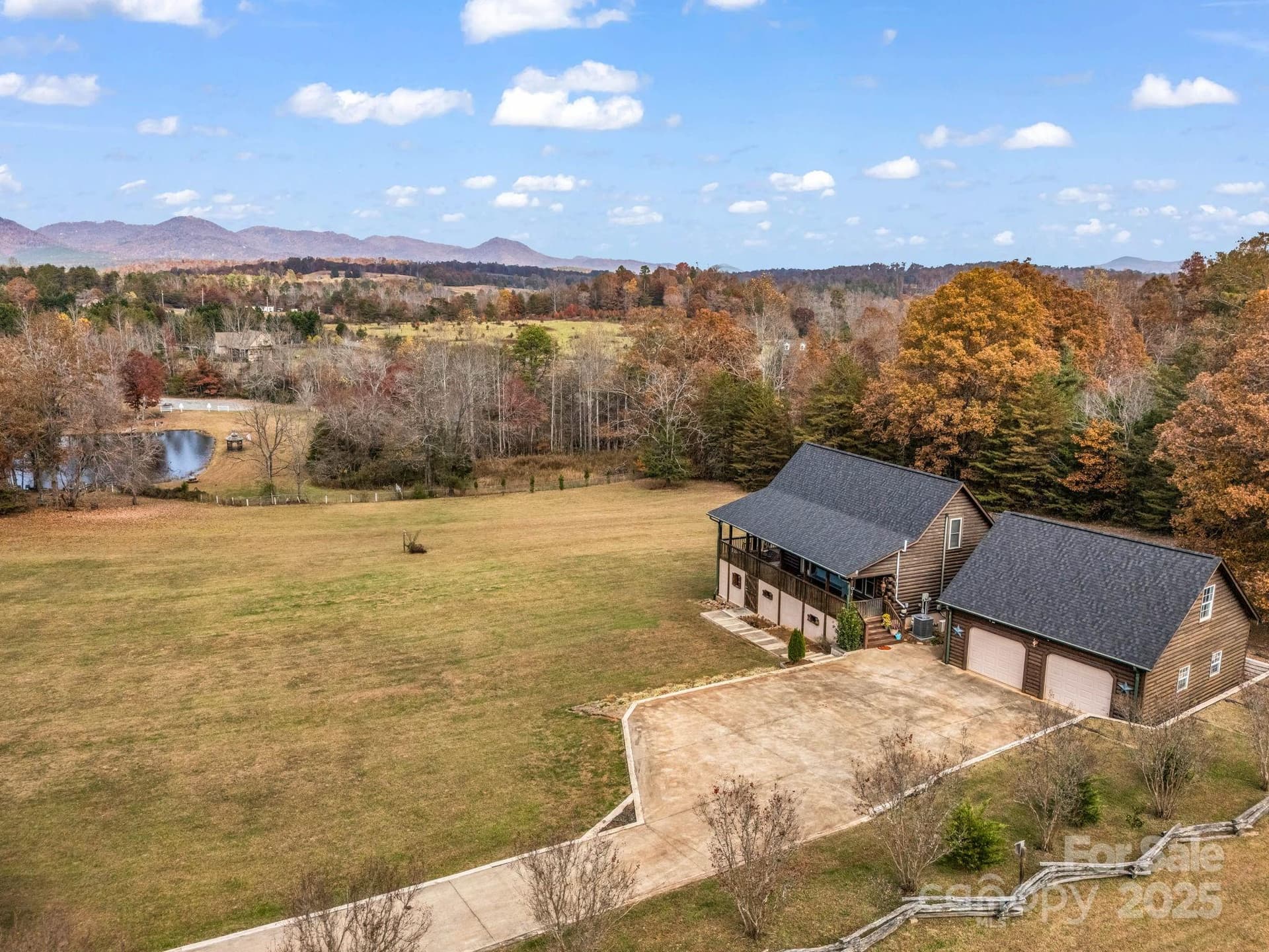 557 Emerald - Image 1