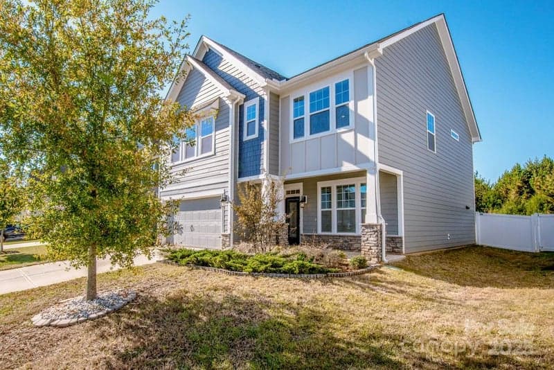 129 Candlelight, Mooresville, NC - 3 beds, 3 baths, 2,367 sqft - $434,900