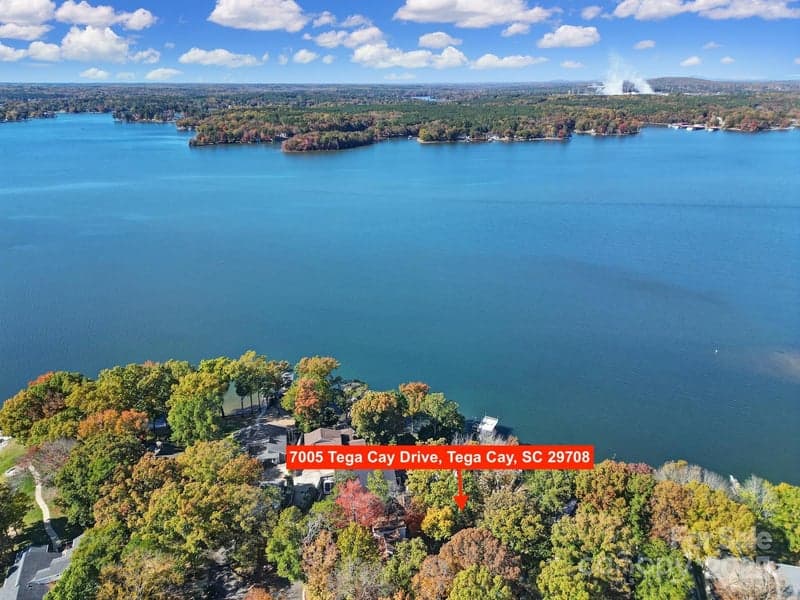 7005 Tega Cay, Tega Cay, SC - 5 beds, 4 baths, 3,694 sqft - $995,000