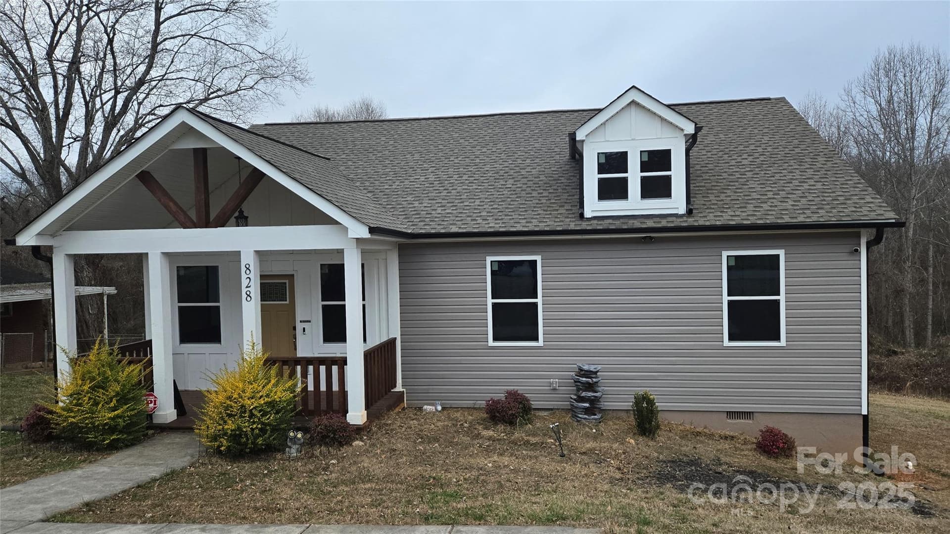 828 Cabaniss - Image 1