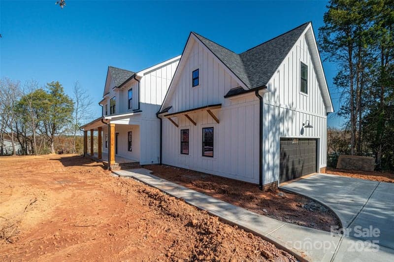 4762 Lazy, Denver, NC - 4 beds, 3 baths, 3,169 sqft - $750,000