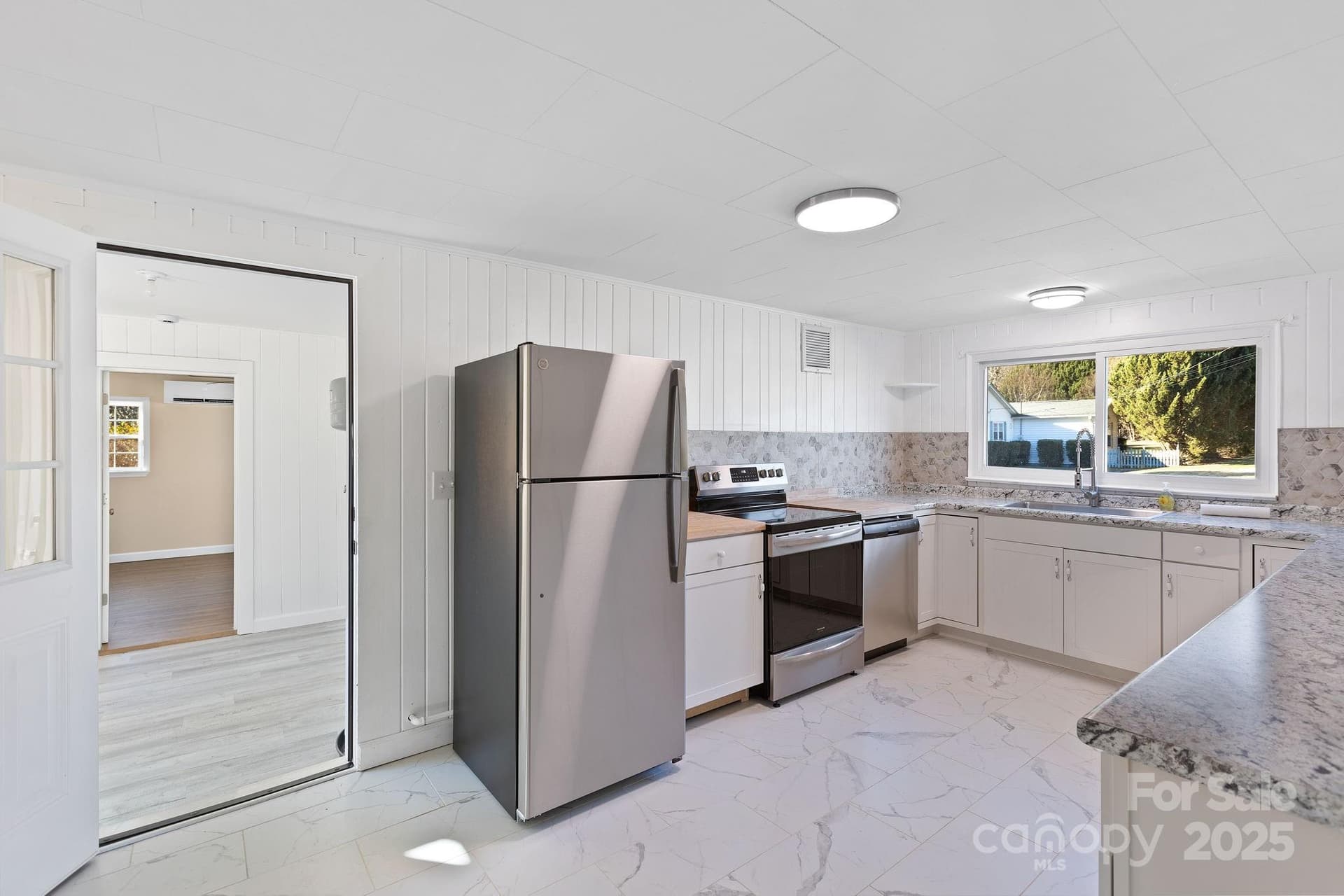 422 Hebron - Image 1