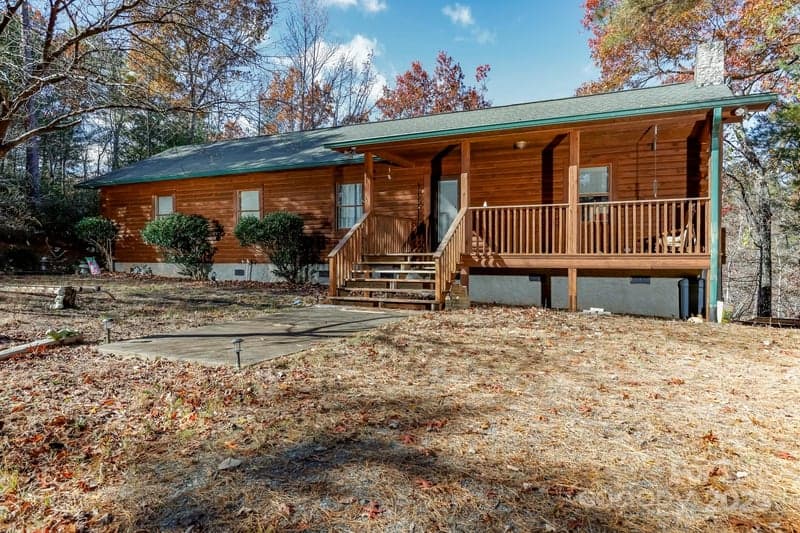 114 Birddog, Lake Lure, NC - 3 beds, 2 baths, 1,553 sqft - $399,500