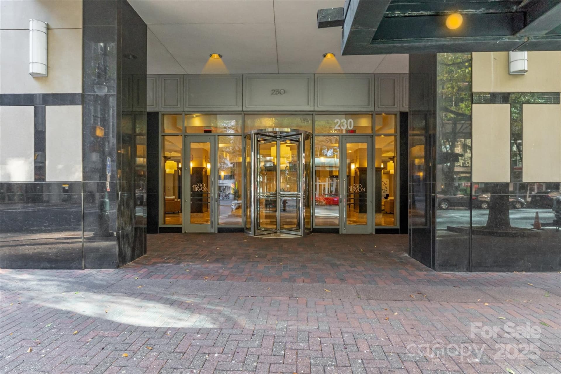 230 Tryon 1105 - Image 1