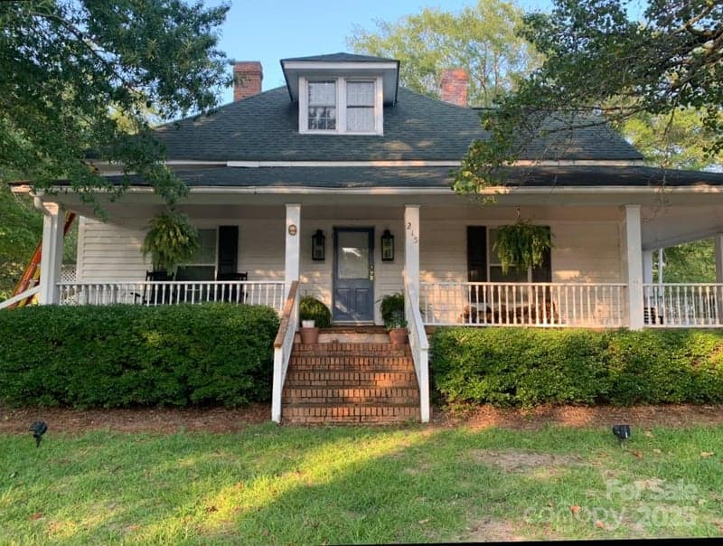 215 Matson, Kershaw, SC - 3 beds, 2 baths, 2,066 sqft - $219,900