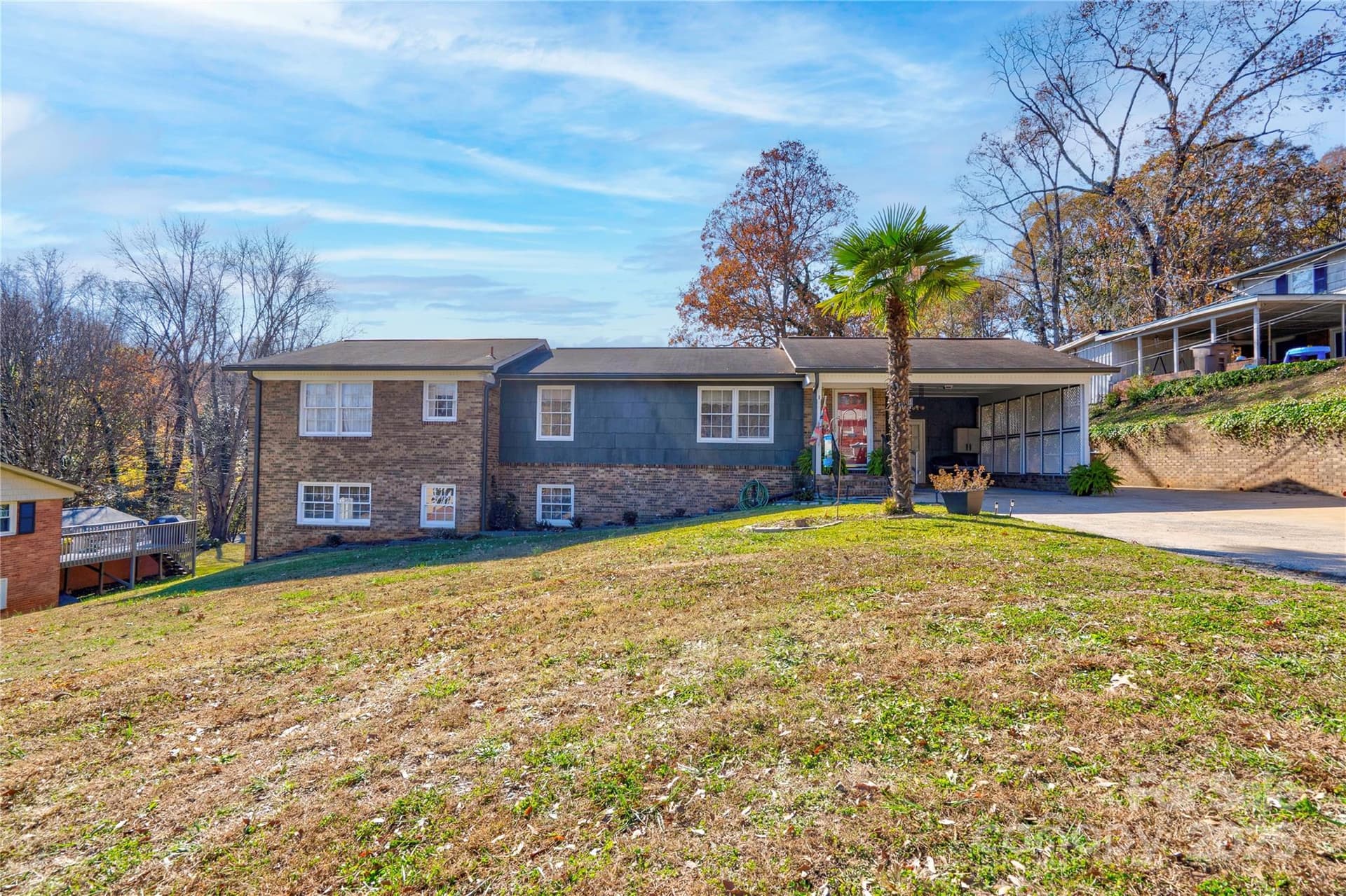 914 Parkwood - Image 1