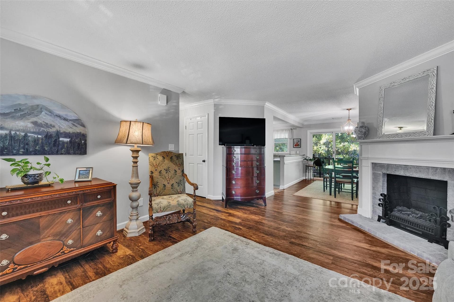 1741 Robinwood - Image 1