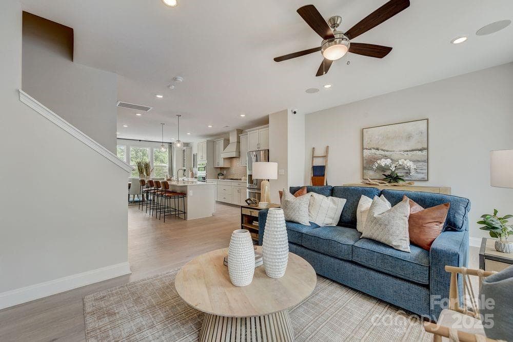 567 Silver Star - Image 1