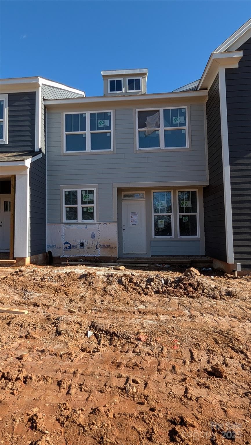 2966 Clyde - Image 1