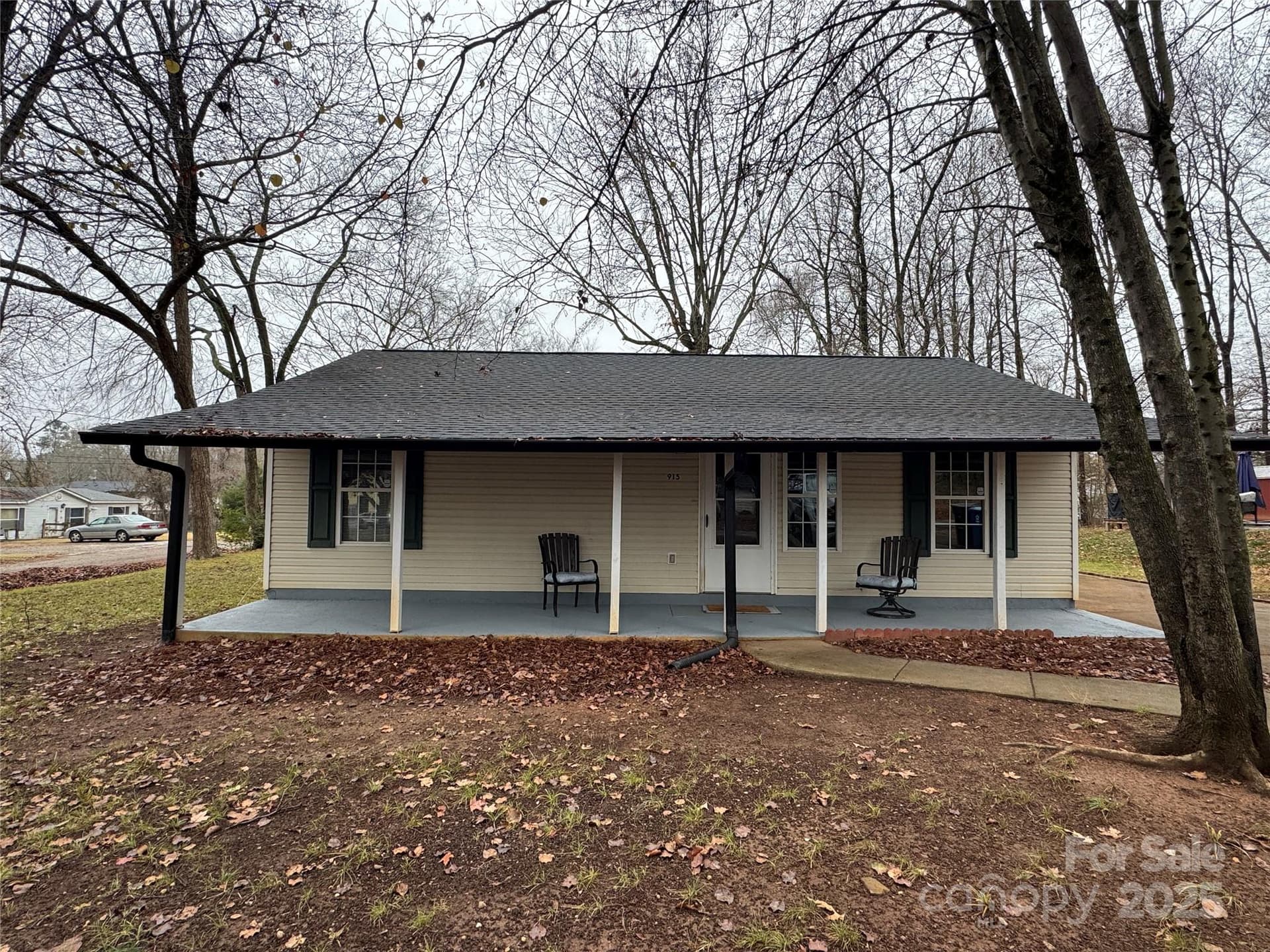 915 Reeves - Image 1