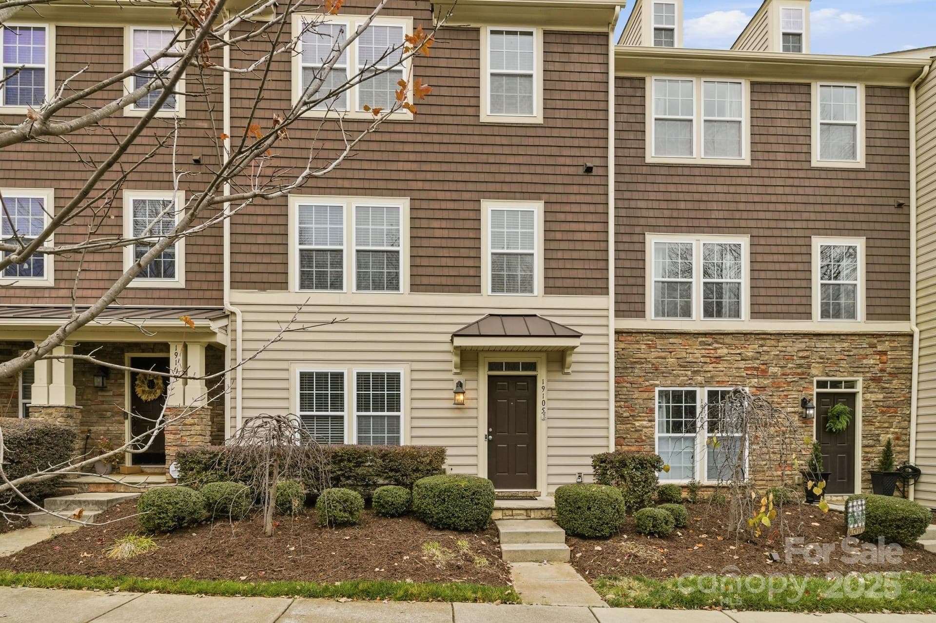 19105 Chandlers Landing - Image 1