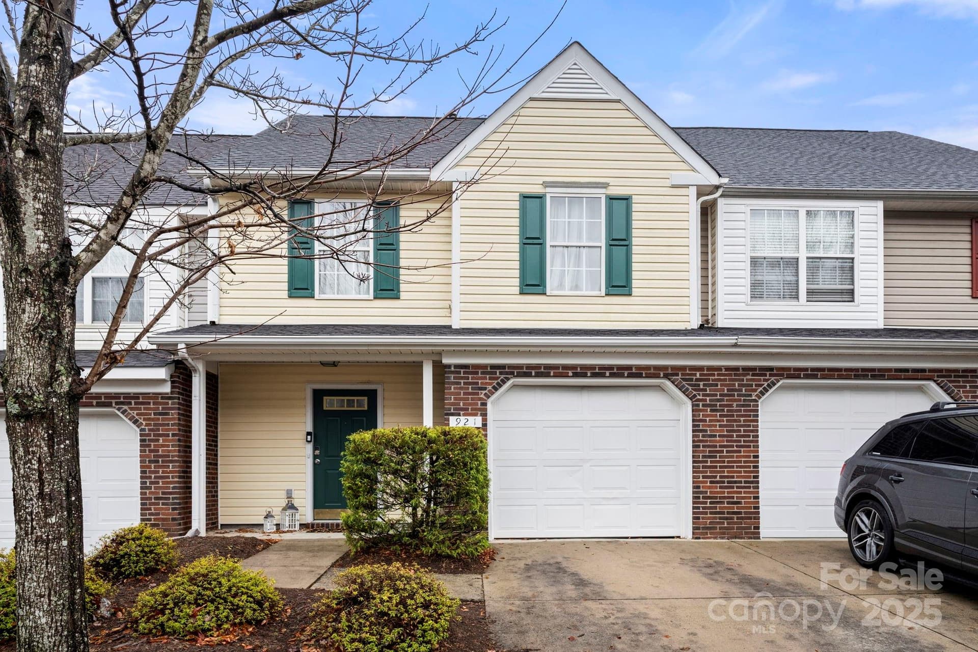 921 Pelican Bay - Image 1