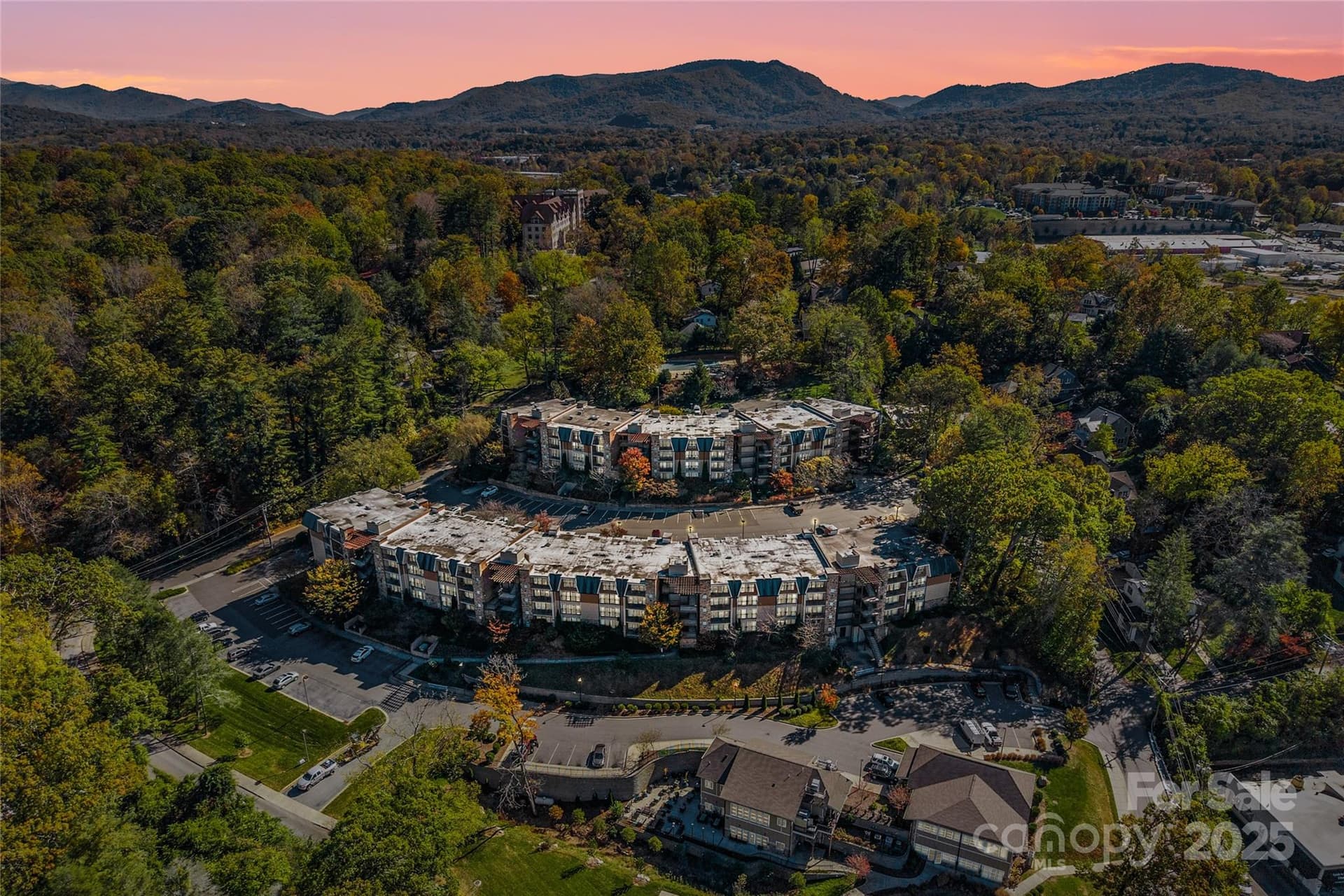 430 Bowling Park - Image 1