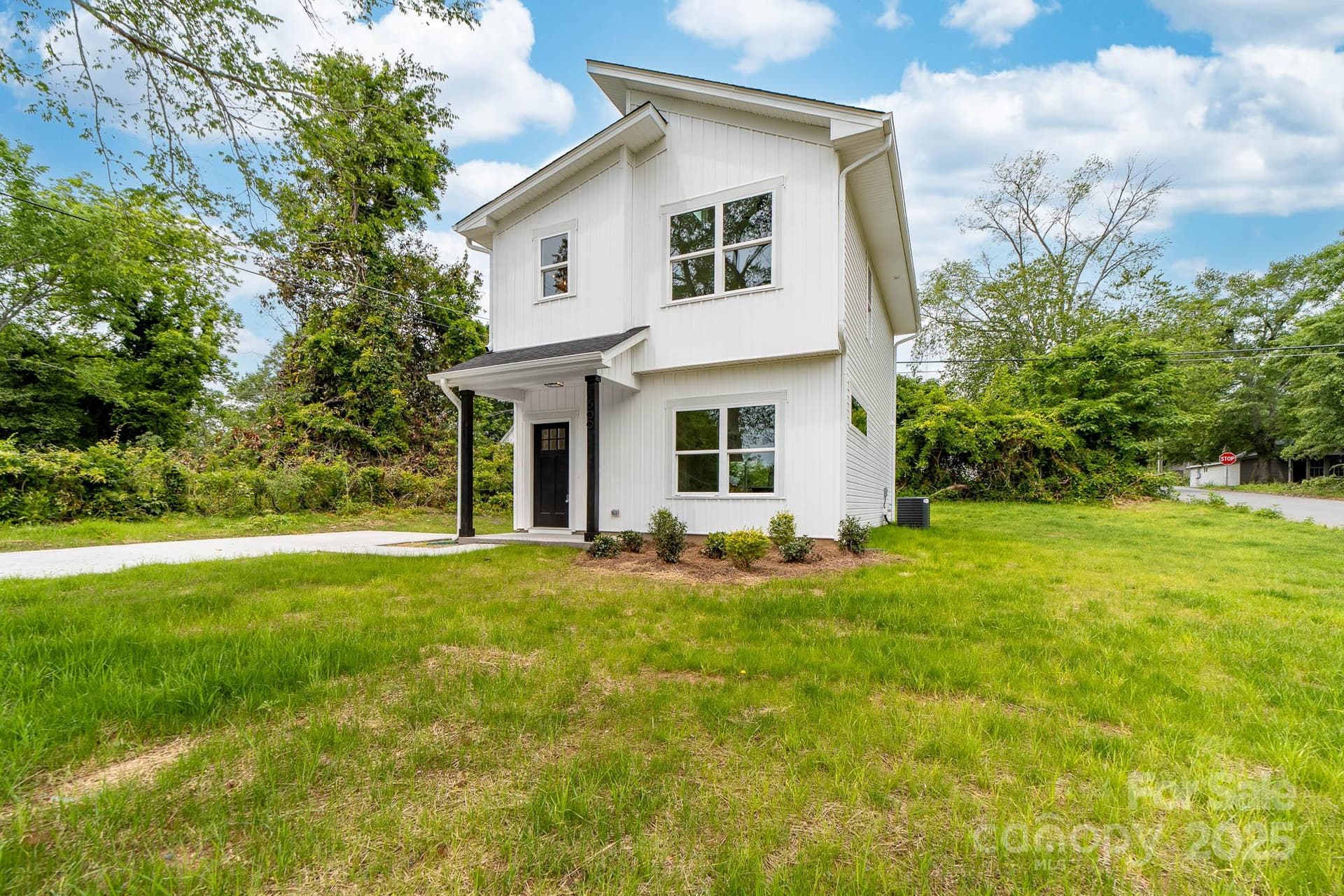 600 Legrand - Image 1