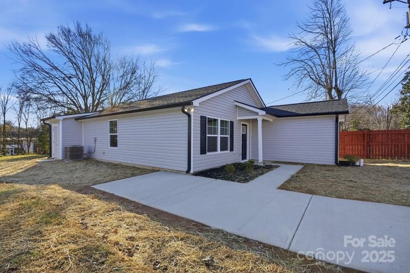 1013 Locke, Salisbury, NC - 3 beds, 2 baths, 1,326 sqft - $264,500