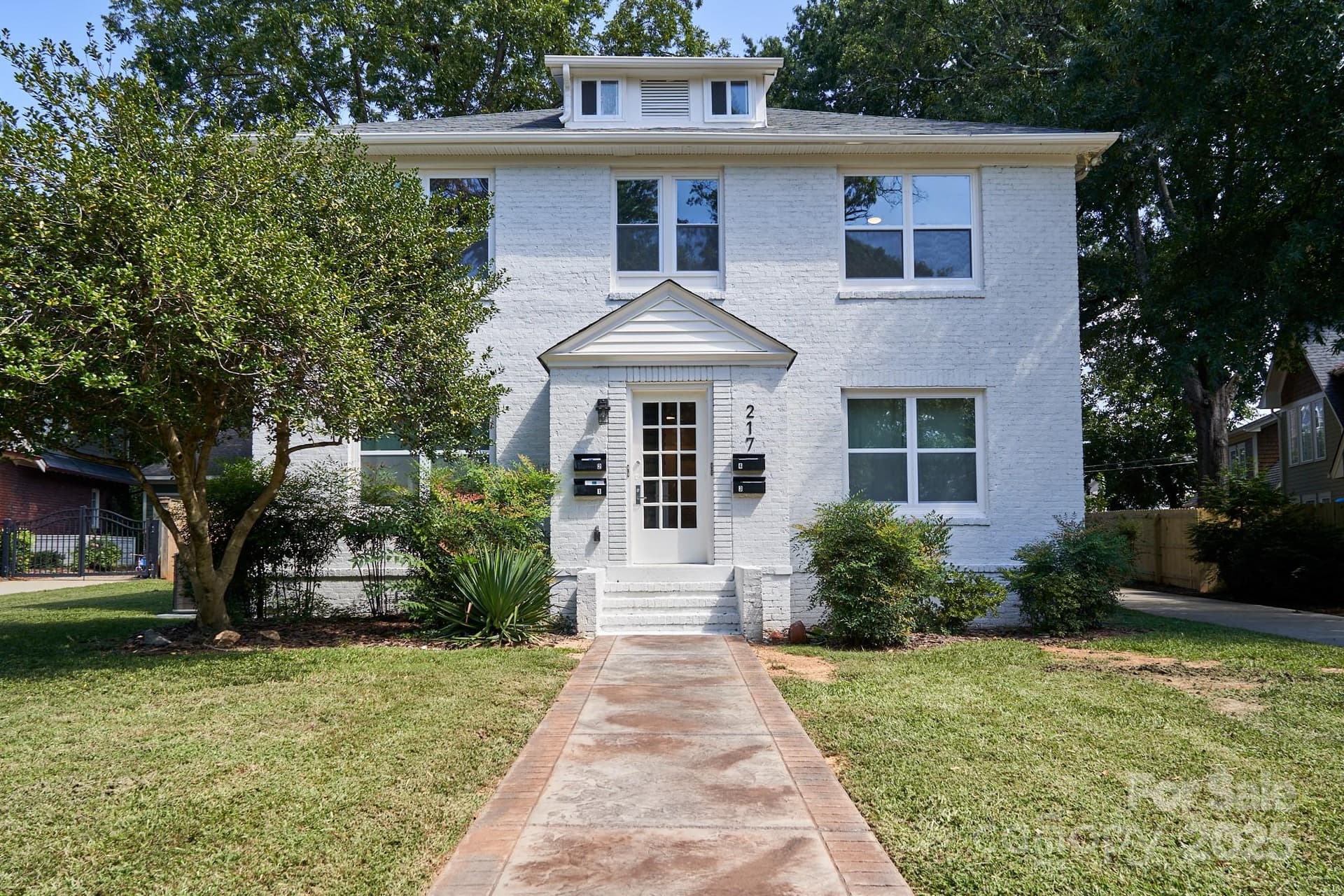 217 Circle - Image 1