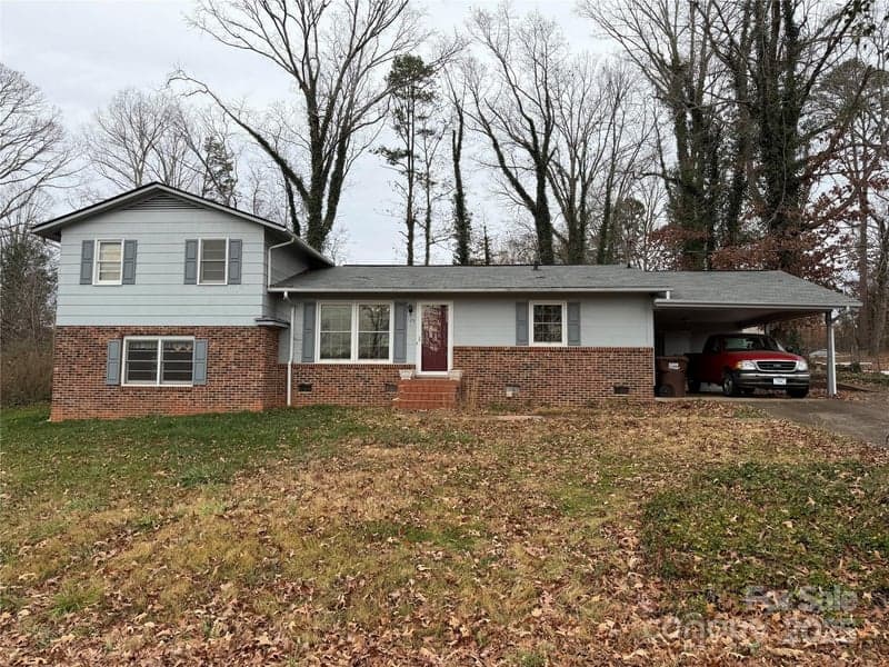 125 Mckinney, Rutherfordton, NC - 3 beds, 2 baths, 1,841 sqft - $150,000