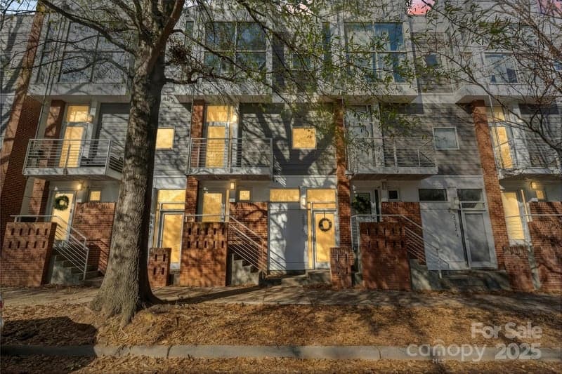 2076 Euclid, Charlotte, NC - 1 bed, 1 bath, 574 sqft - $290,000