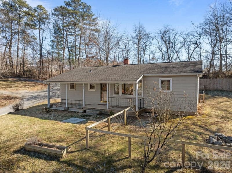 398 Sand Hill, Asheville, NC - 3 beds, 1 bath, 972 sqft - $365,000