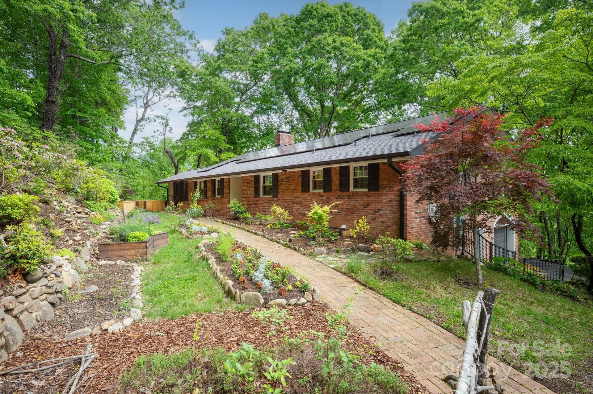 200 Allen Mountain - Image 1