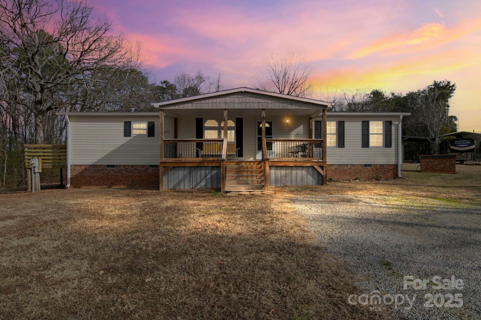 4508 Lucy Short Cut - Image 1