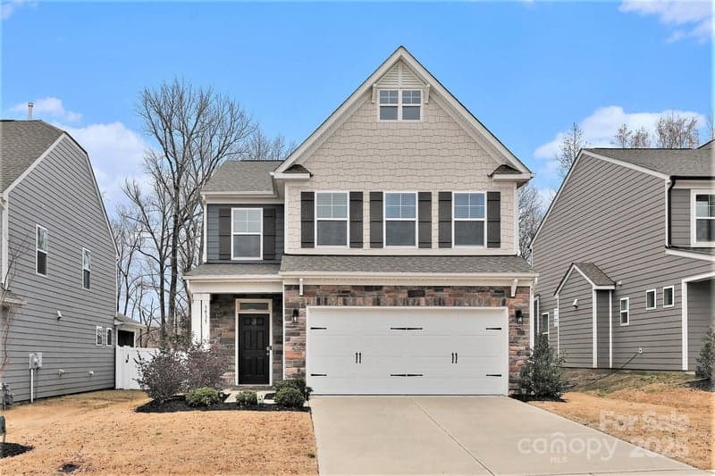 3935 Center Place, Harrisburg, NC - 4 beds, 4 baths, 2,562 sqft - $510,000