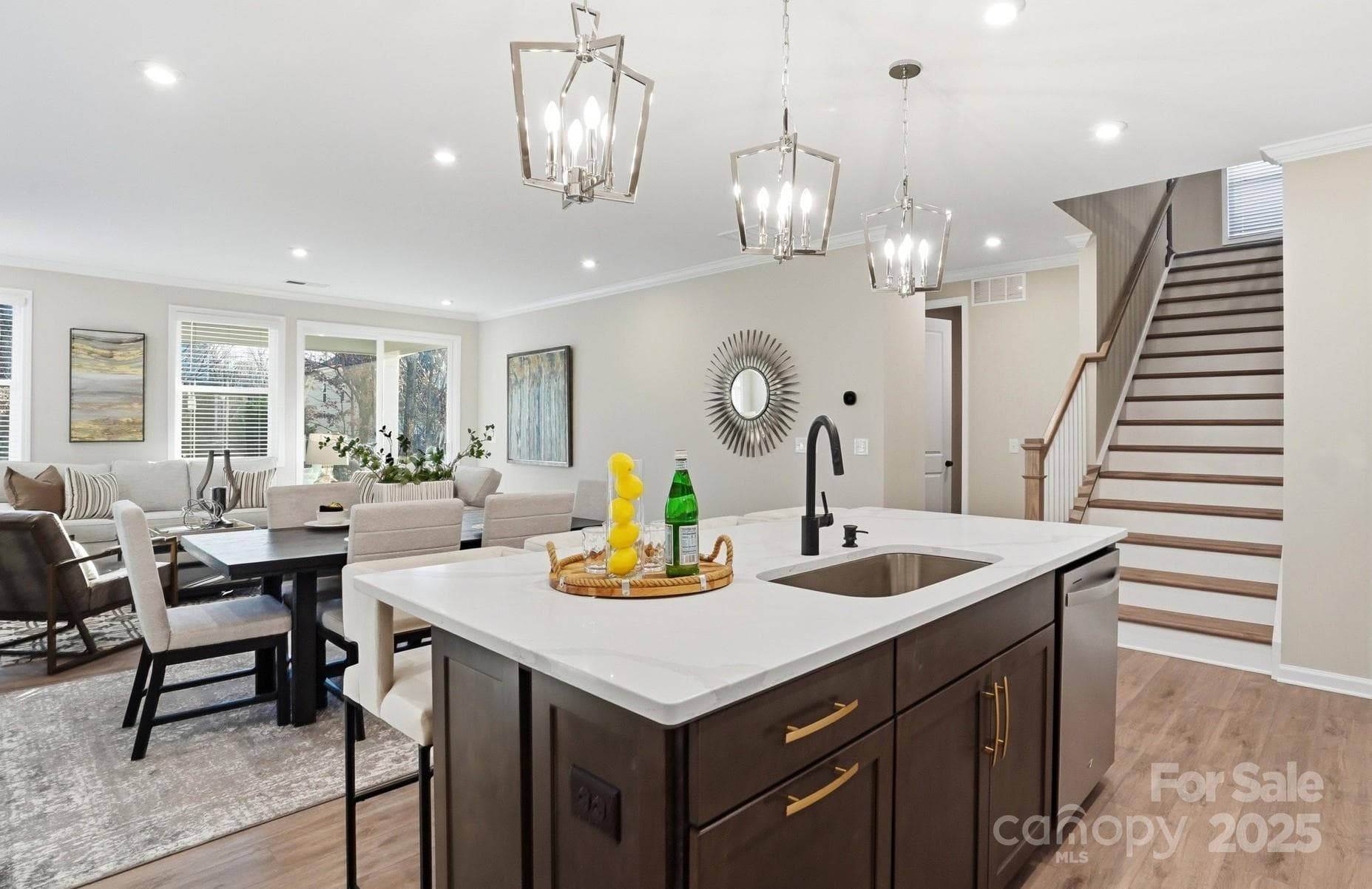 9850 Quercus - Image 1