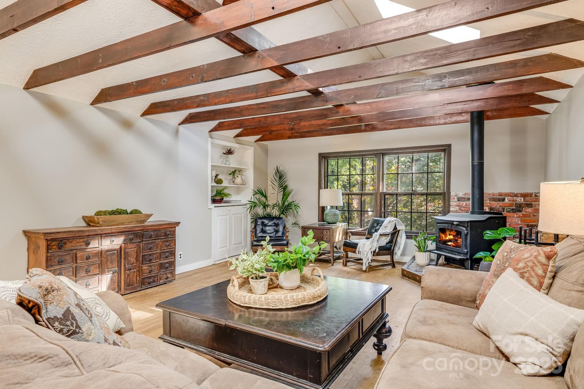 203 Davis Mountain - Image 1