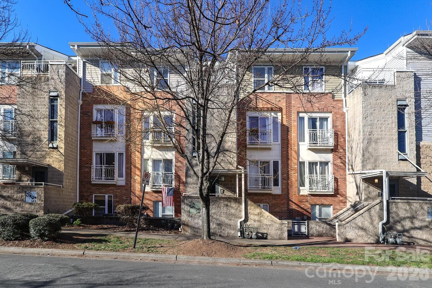 518 Donatello - Image 1