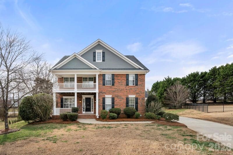 1416 Shade Tree, Matthews, NC - 4 beds, 4 baths, 3,893 sqft - $810,000