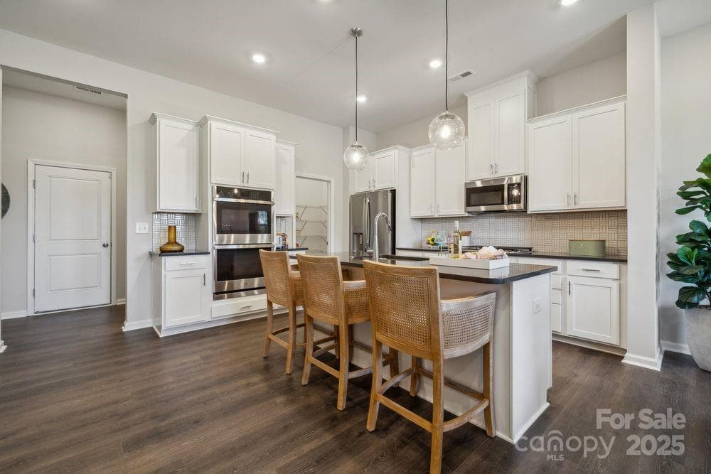 8665 Miles Gap - Image 1