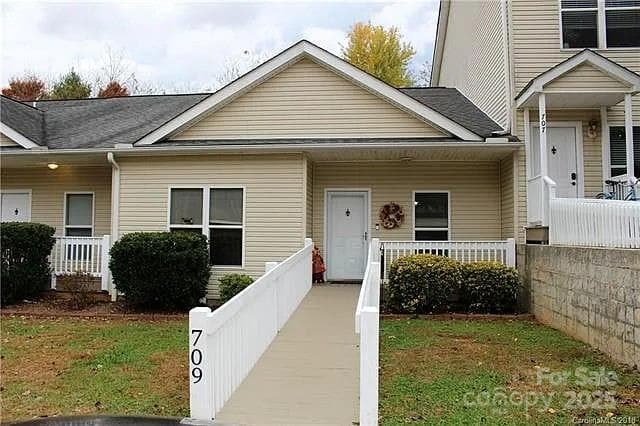 709 Villas - Image 1