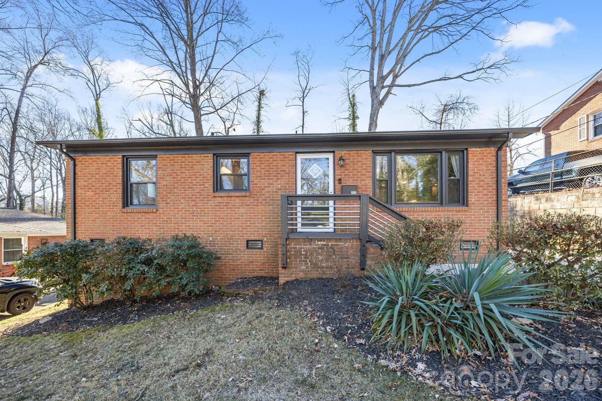 800 Crater - Image 1