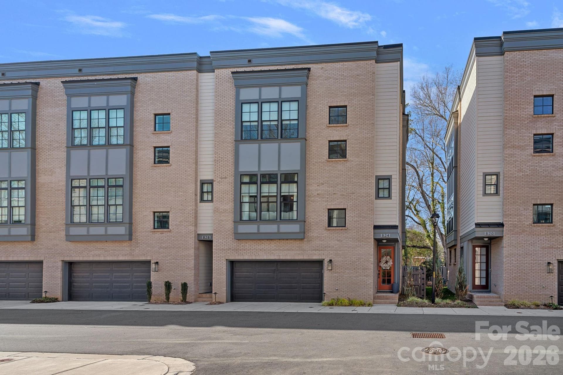 824 Madison Glen - Image 1