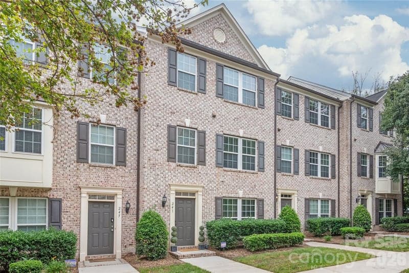 241 Irwin, Charlotte, NC - 2 beds, 3 baths, 1,780 sqft - $524,000