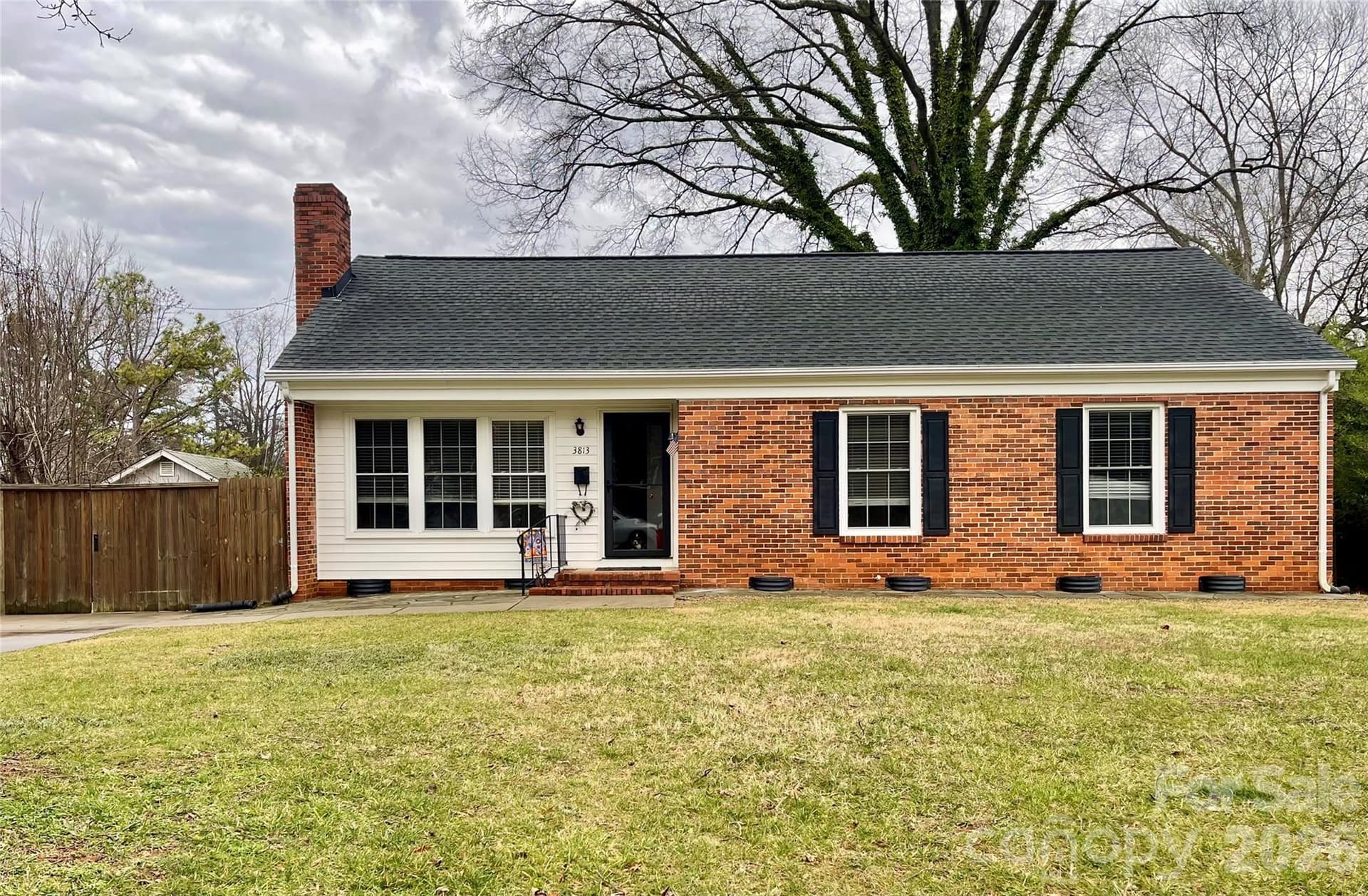 3813 Moultrie - Image 1