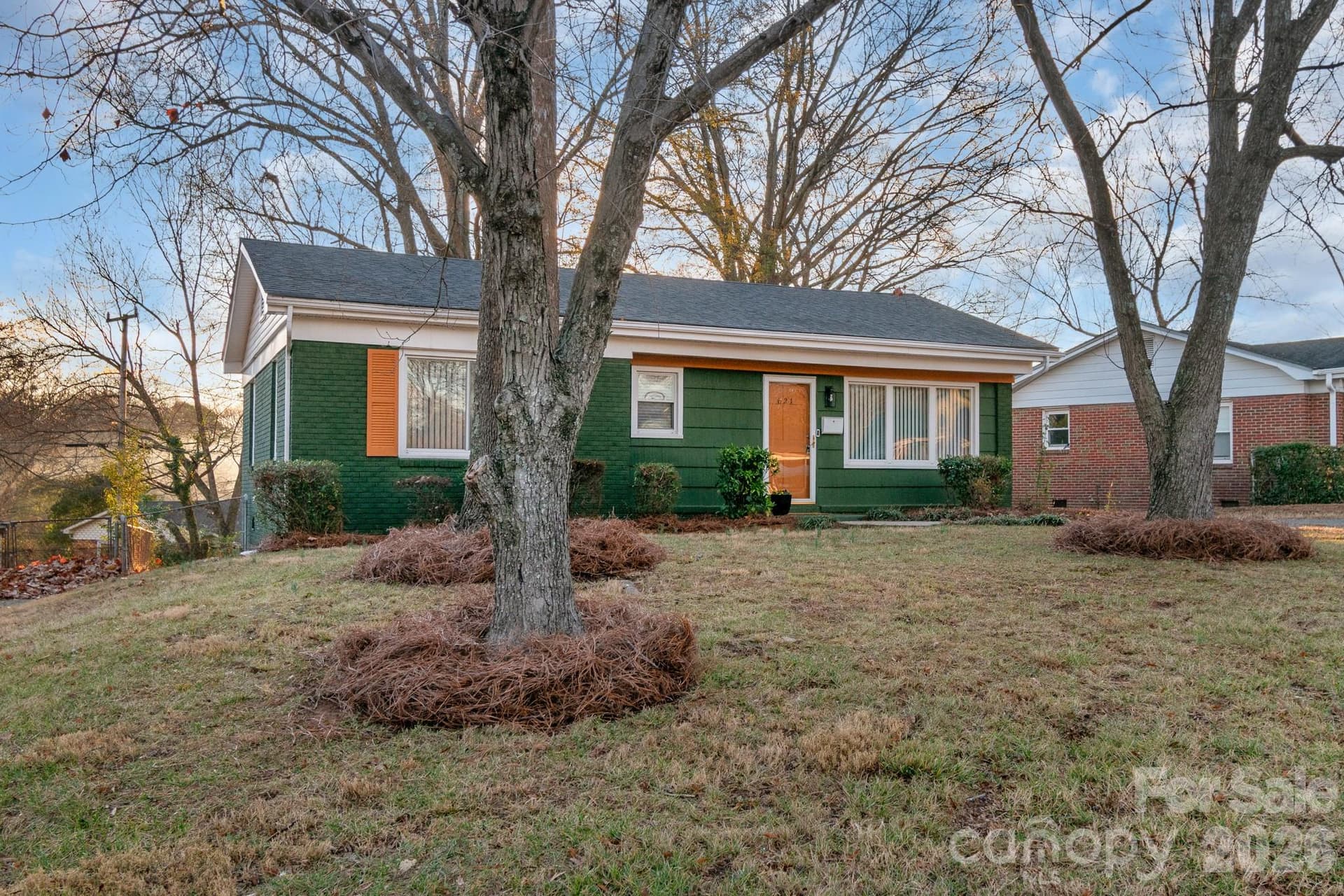 621 Reeves - Image 1