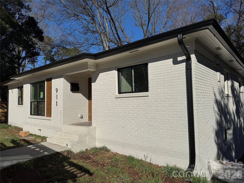 911 Woodlawn, Charlotte, NC - 4 beds, 3 baths, 2,926 sqft - $850,000