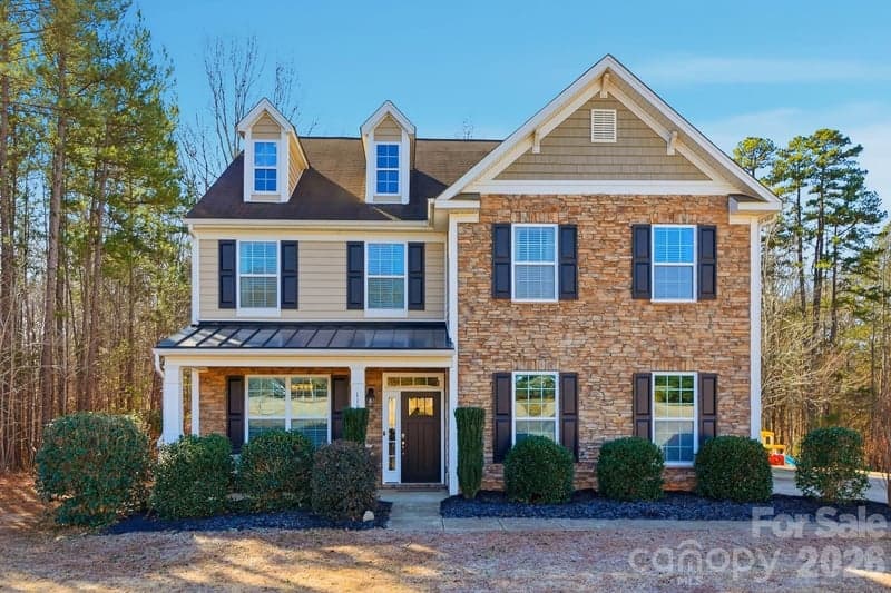 11901 Kimberfield, Matthews, NC - 4 beds, 4 baths, 2,965 sqft - $620,000
