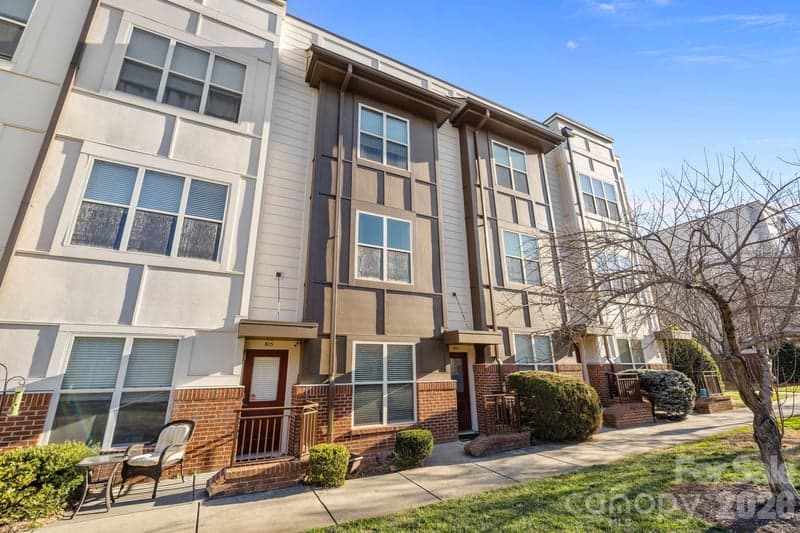 819 Seigle Point, Charlotte, NC - 3 beds, 2 baths, 1,397 sqft - $360,000