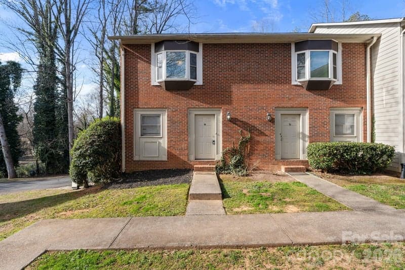 239 13th Avenue 16, Hickory, NC - 2 beds, 2 baths, 1,019 sqft - $224,997