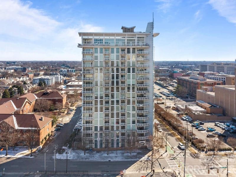 505 6th 912, Charlotte, NC - 1 bed, 1 bath, 586 sqft - $280,000