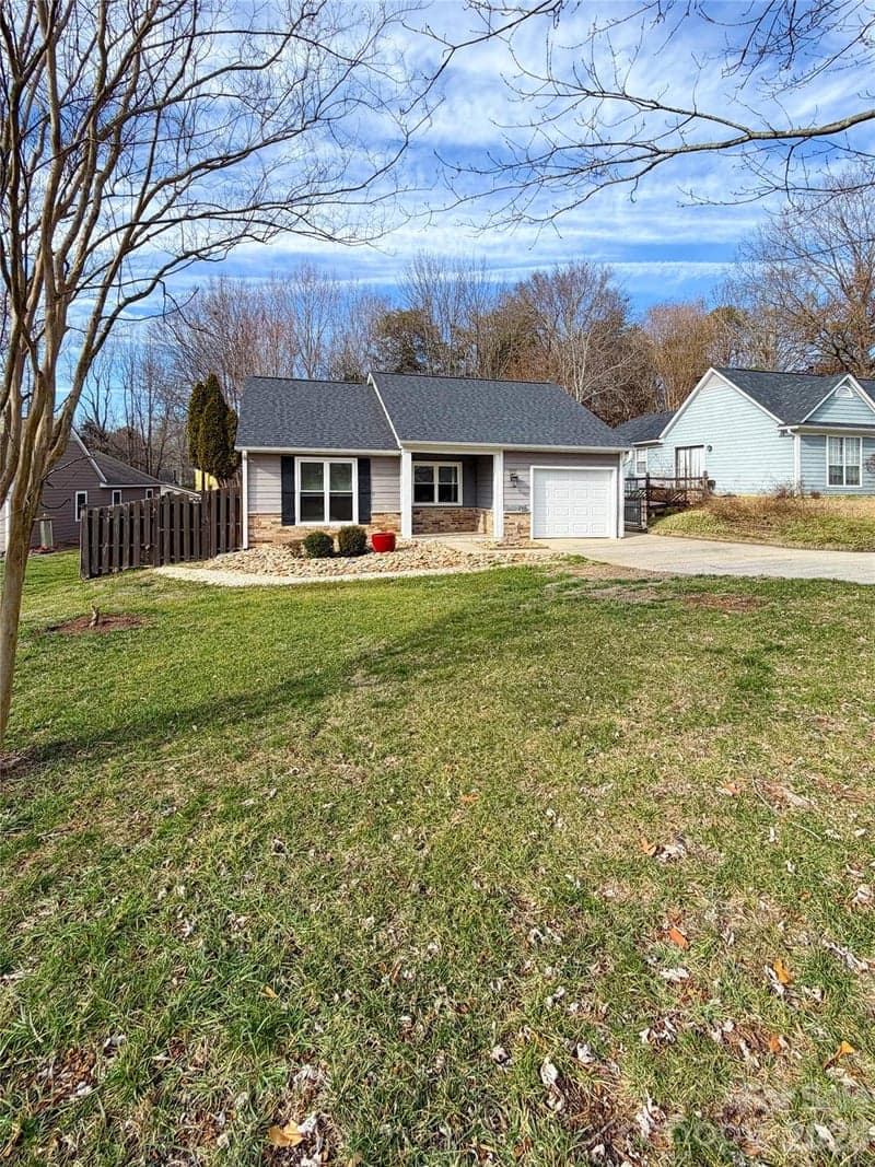 14028 Eden, Pineville, NC - 3 beds, 2 baths, 1,291 sqft - $350,000