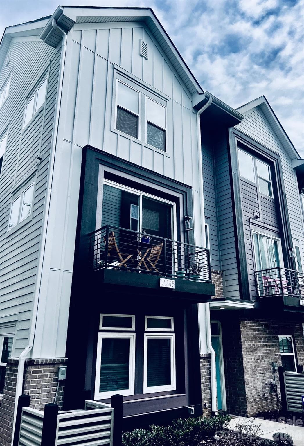 2245 Electric - Image 1