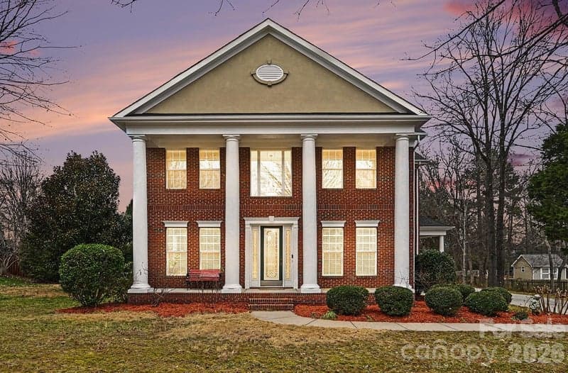 1305 Linden Glen, Matthews, NC - 4 beds, 4 baths, 3,514 sqft - $975,000