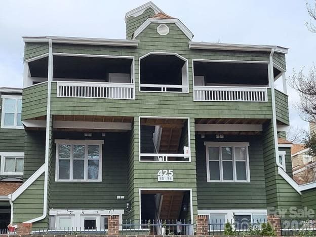 425 8th 95 - Image 1